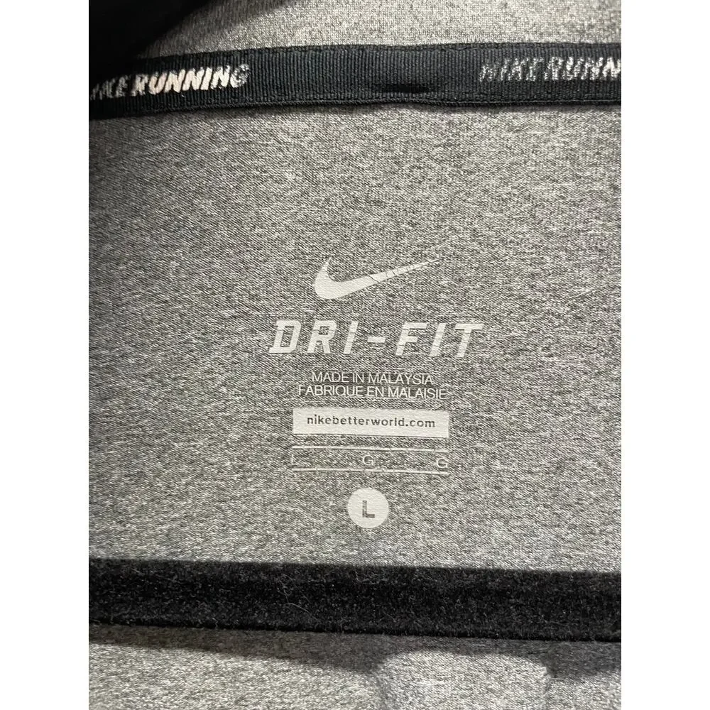 Nike Men's Running Shirt Long Sleeve Size Large Dri-Fit Has Thumb Holes
